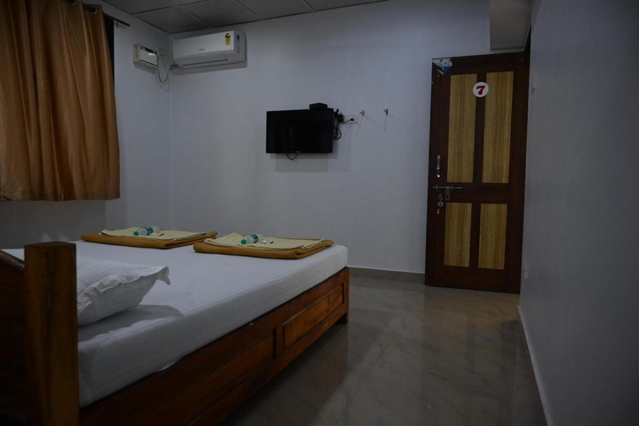 Hotel Chivla Paradise Malvan Exterior photo